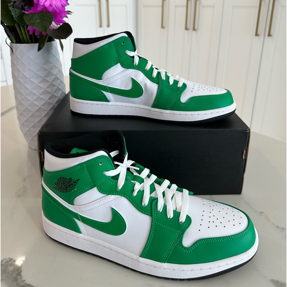 Air Jordan 1 Mid- Lucky Green